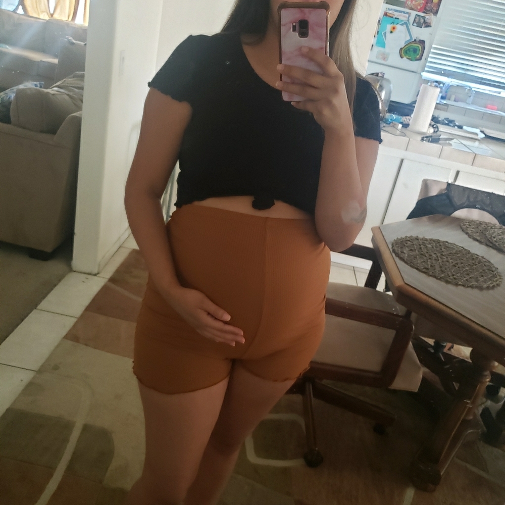 Shorts - Picture 2 of 3